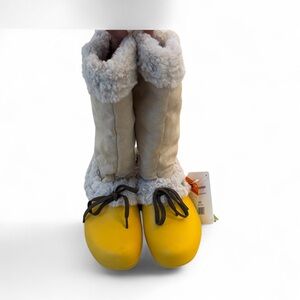 Crocs HALEY Women’s Canary Yellow Winter Snow Boots Faux Fur Lined Size 6